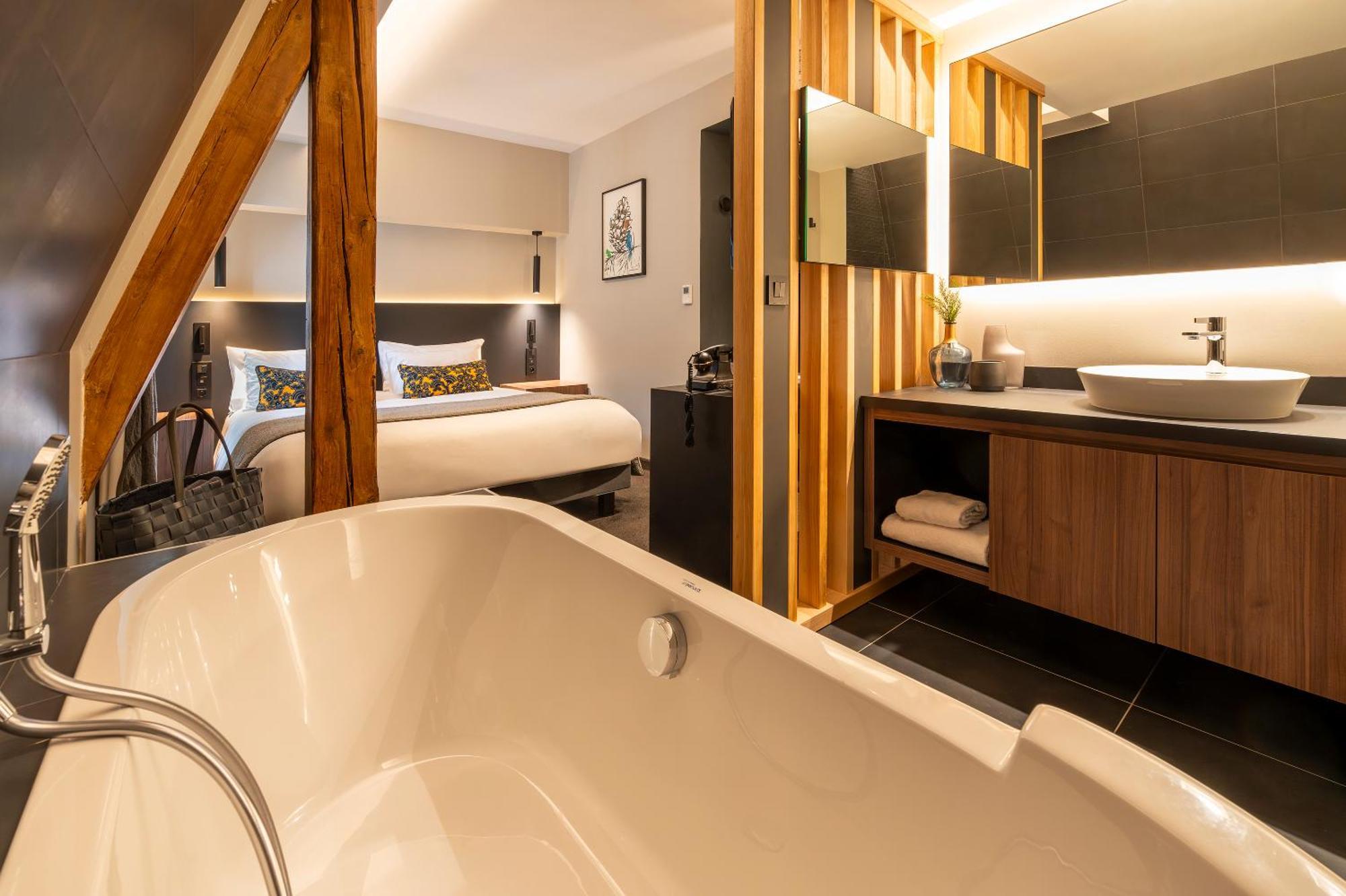 Best Western Premier Le Chapitre Hotel And Spa Remiremont Exterior photo